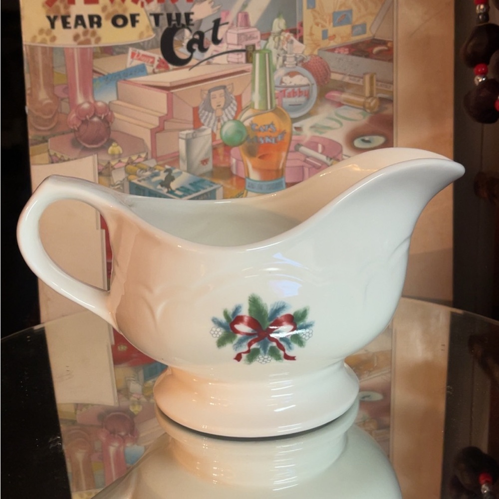 Pfaltzgraff Red Ribbons Gravy Boat